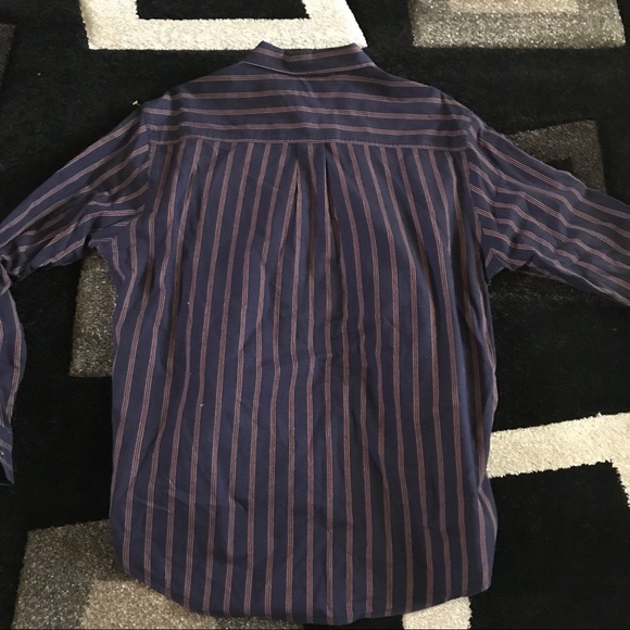 Tommy Hilfiger button down - Picture 2 of 3